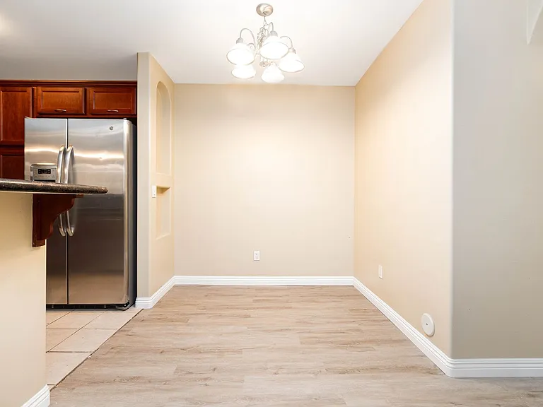 5252 Balboa Arms Dr #172 — Photo 3