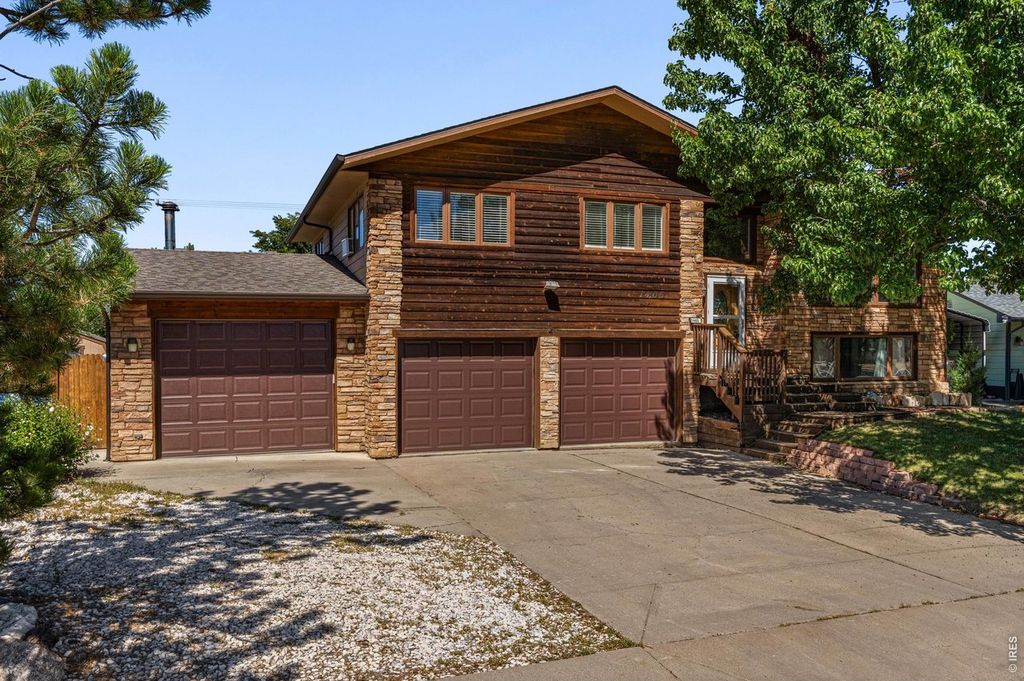 1465 Melissa Dr