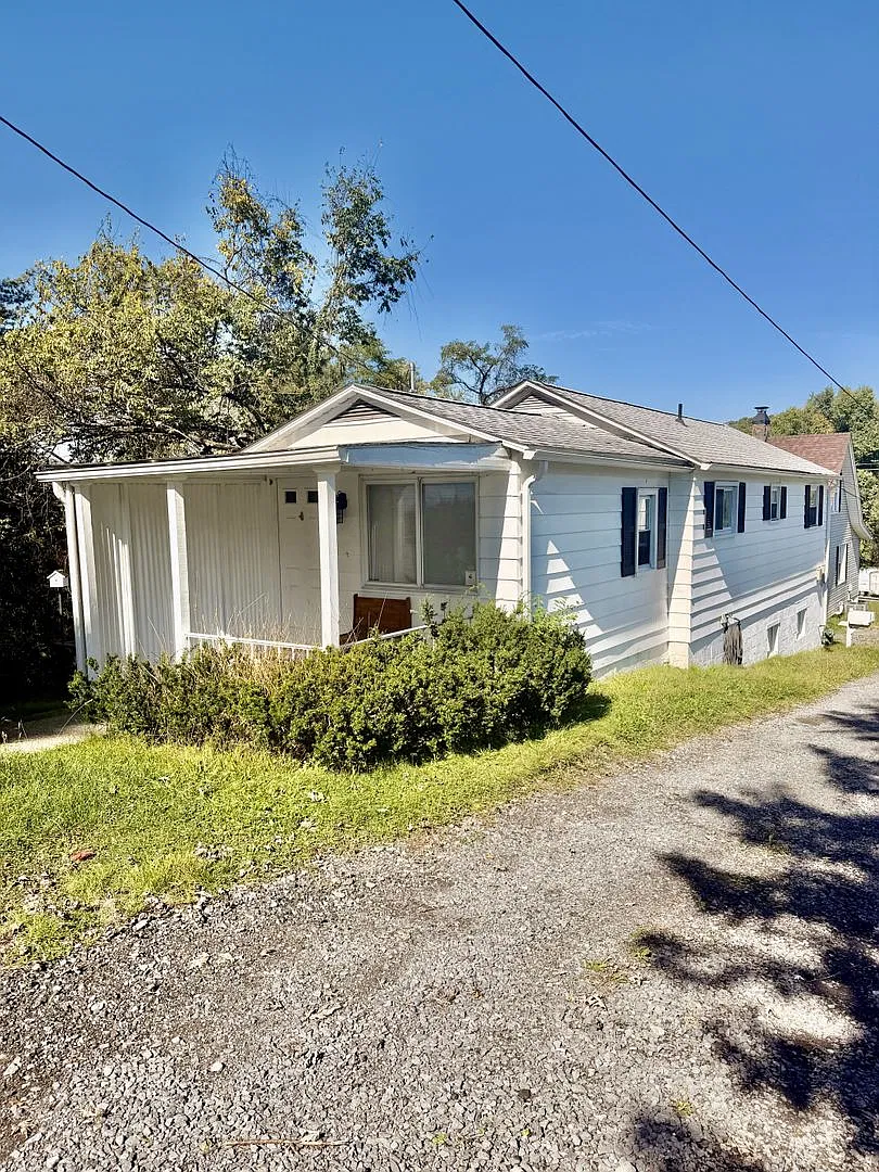 Single Family Home in Westover! 63 Monongahela — Photo 2