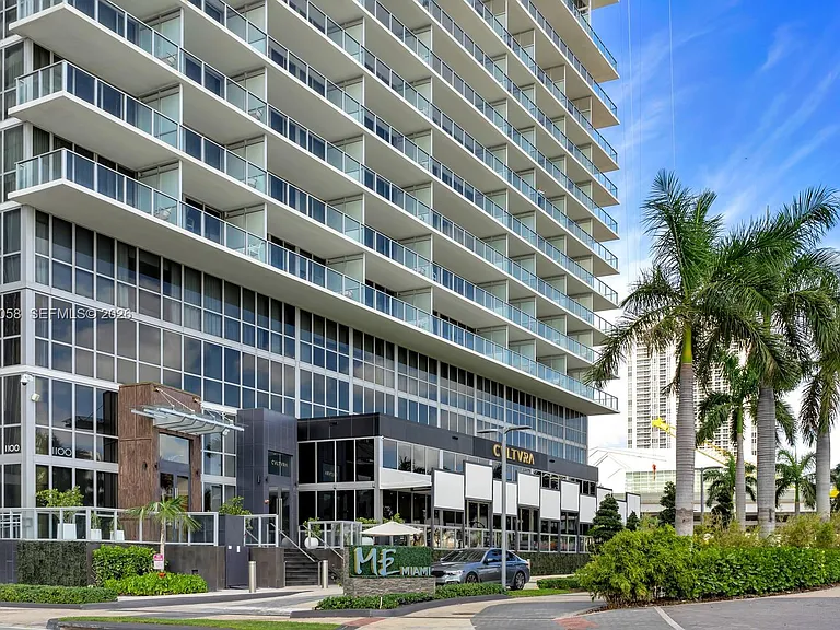 1100 Biscayne Blvd #5203 — Photo 32