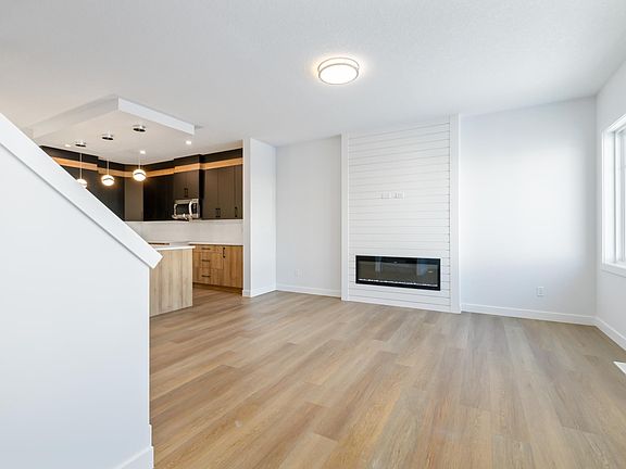 2nd image of 33 Ficus Way