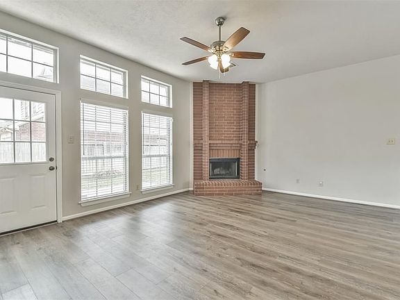 5th image of 15303 Laurel Knoll Cir