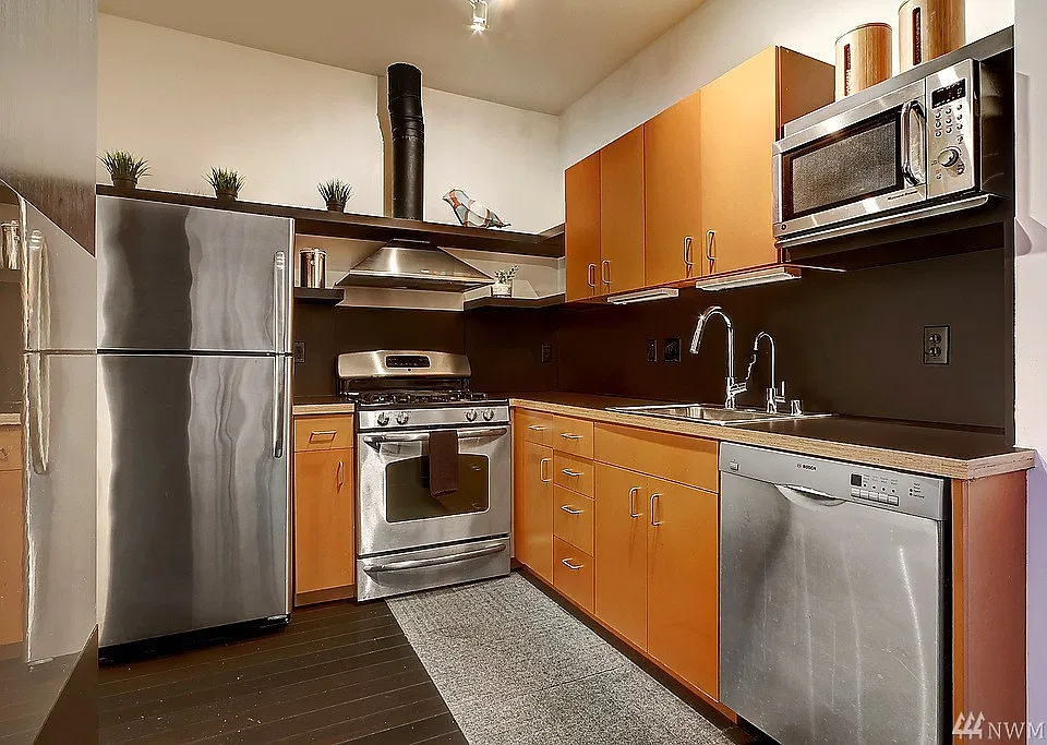 1111 E Pike St #405