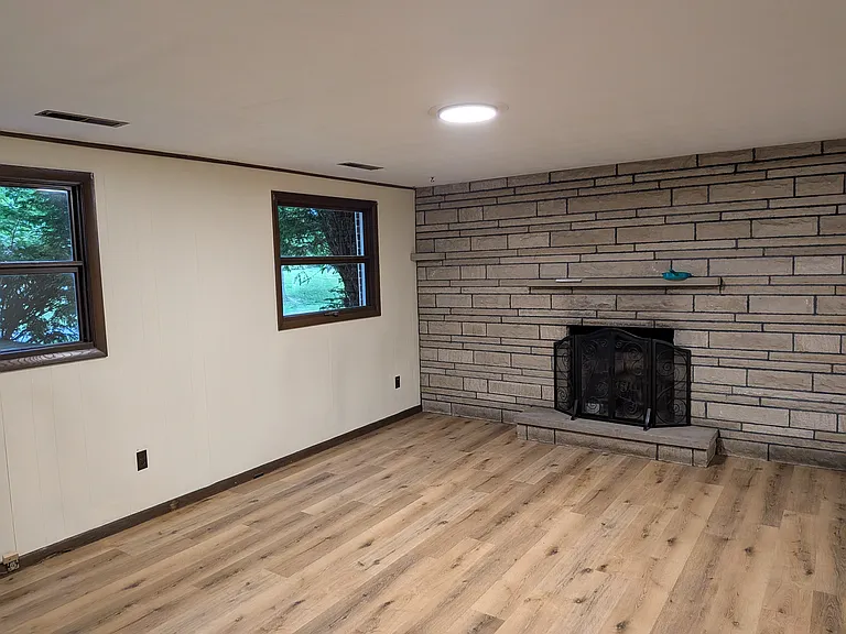 551 Dan Ave — Photo 2