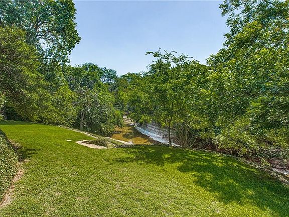 4th image of 200 W Shore Dr