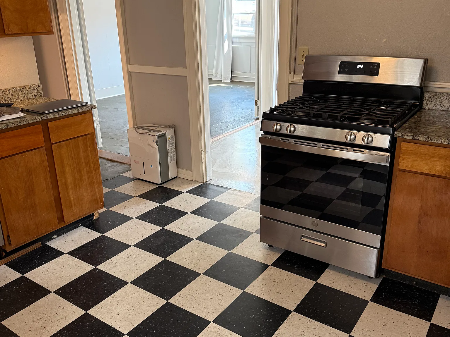 1 bed, 750 sqft, $1,795 — Photo 3