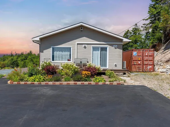 166 Hillside Dr, Halifax, NS B3Z 1W8
