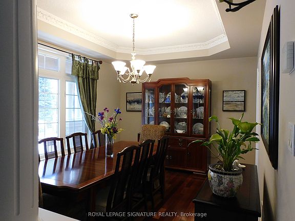 5th image of 1590 Hallstone Rd