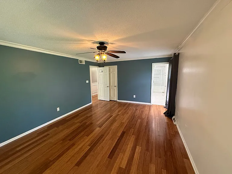 2500 Bluff Blvd — Photo 7