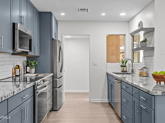 4th image of 9508 W SANDSTONE Drive