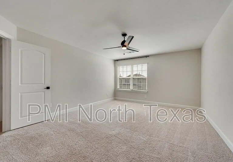 1421 Butler Ave — Photo 18