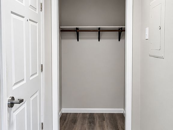 4th image of 114 Lake Ave S APT 12