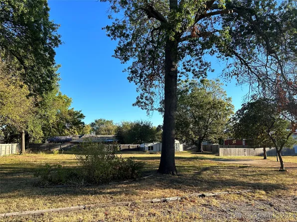 701 NE 4th St, Wagoner, OK 74467