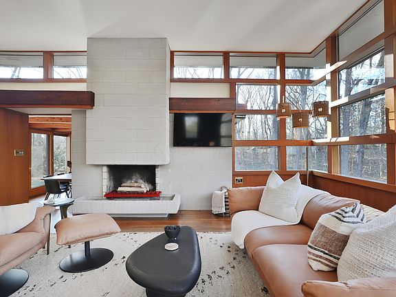 4th image of 5795 Foster Ave