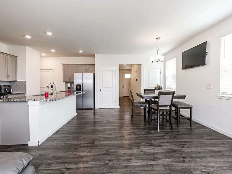 10213 Castor Dr — Photo 24