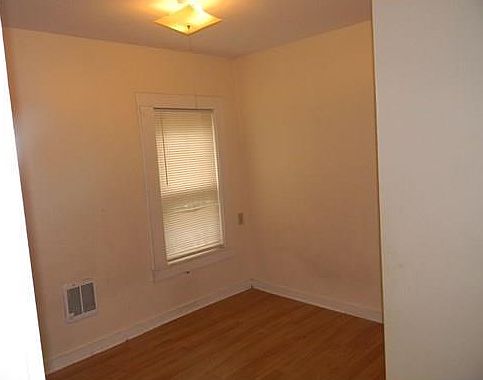 4th image of 132 Central St