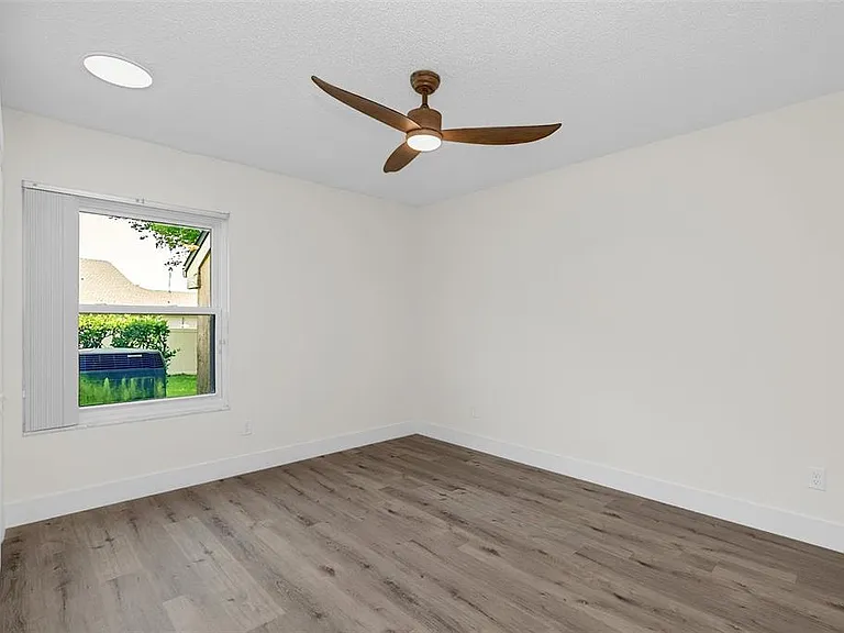 600 Casa Park Ct #M — Photo 11