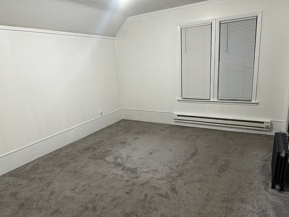 1st image of 900 Rose Ave E #2