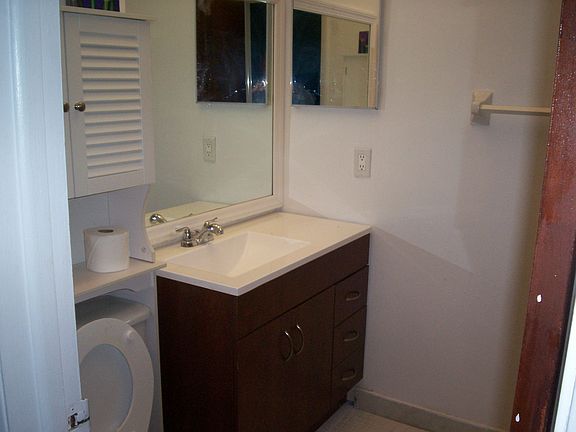 3rd image of 50 Wimbledon Lake Dr