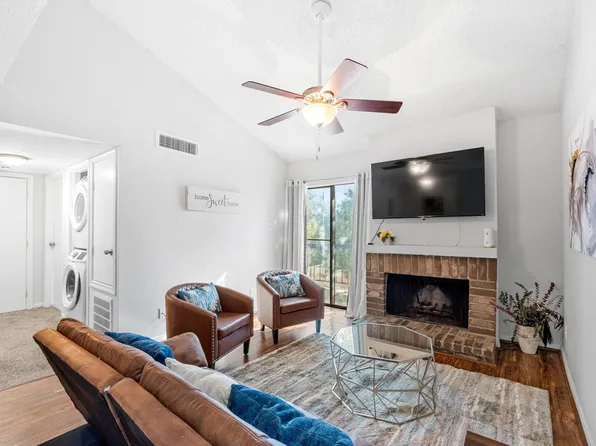 7900 N Stadium Dr APT 32, Houston, TX 77030