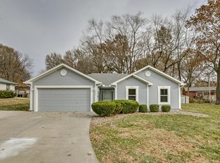 5425 Sterling Ave, Raytown, MO 64133