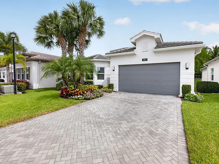 8263 Arabian Range Rd — Photo 3
