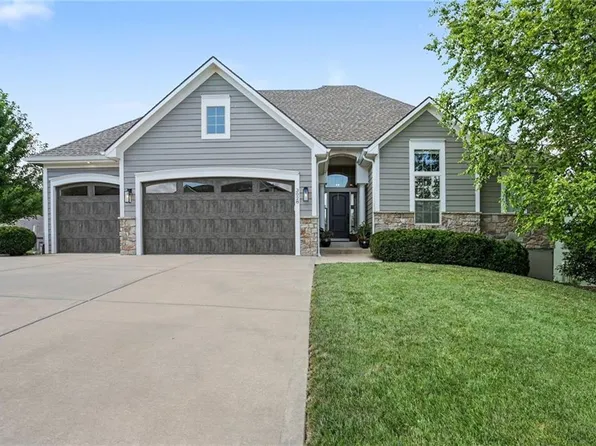 3028 NW 63rd St, Kansas City, MO 64151