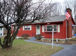 105 Rolling Acres Rd, Lunenburg, MA 01462