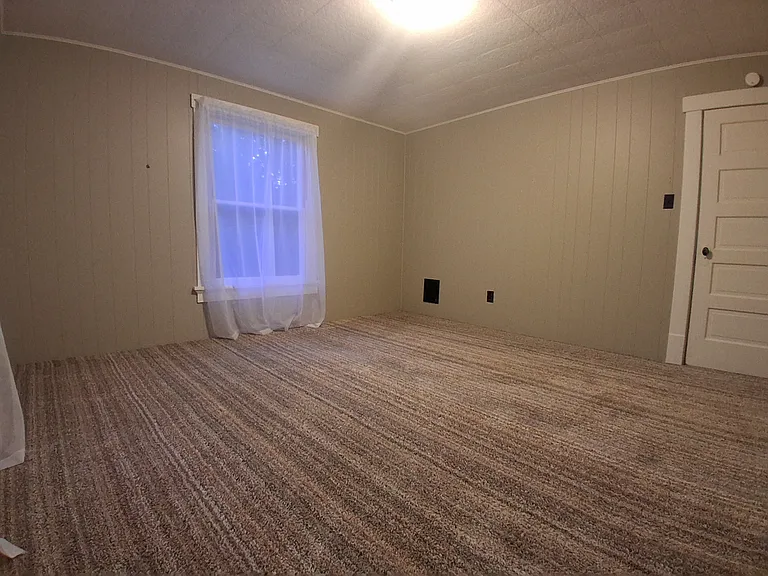 926 Dueber Ave SW #B — Photo 7