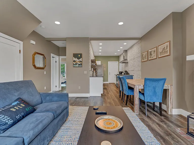 4865 Main St — Photo 10