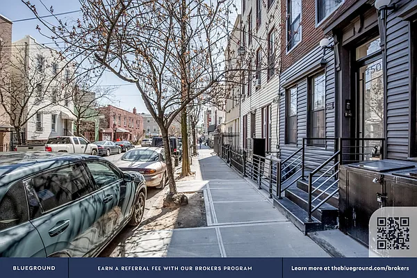 Rented by The Blueground | media 18