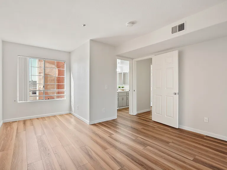 221 Donax Ave #11 — Photo 22