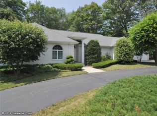 1 Garwaine Dr, Lincoln, RI 02865