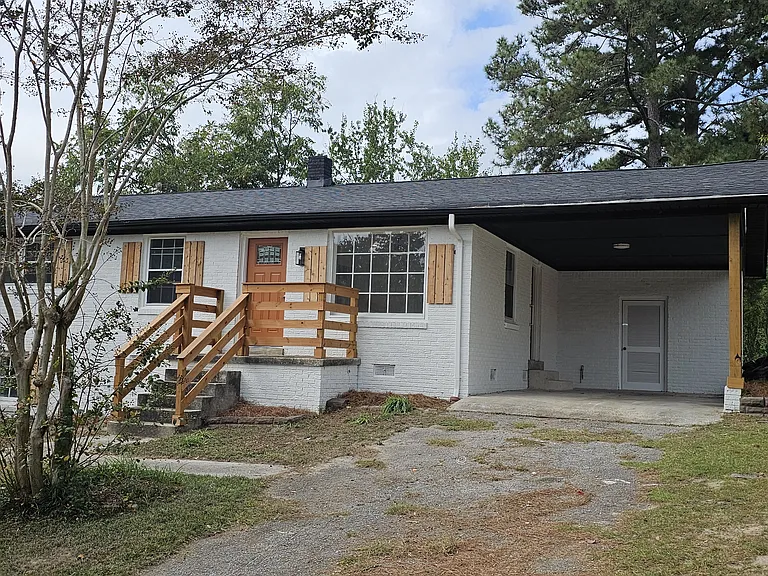1613 Edgemore Rd — Photo 3