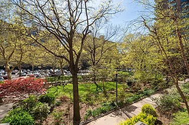 400 Central Park West
