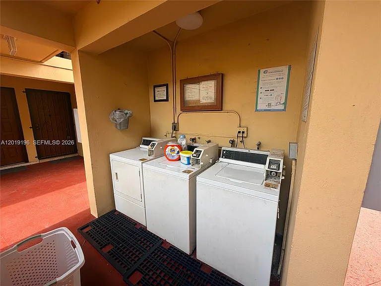 47 NW 47th Ave #10 — Photo 20