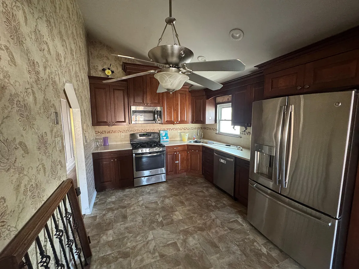 Building Photo - 73 Renee Pl #2