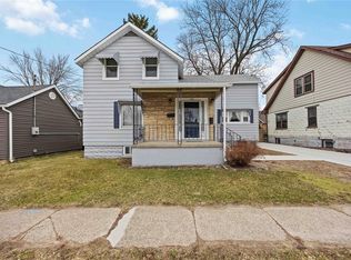 142 Napier St, Sarnia, ON N7T 6E6
