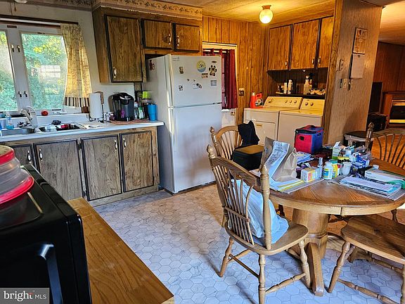 2nd image of 13445 Midvale Rd