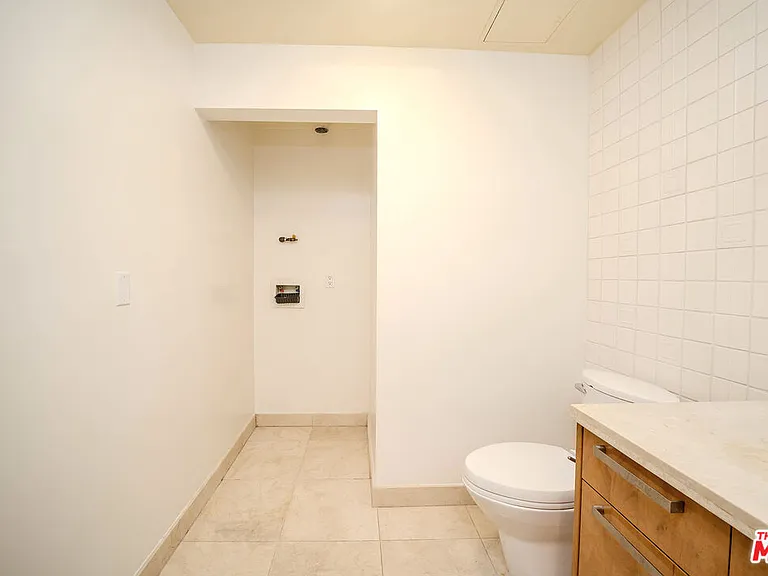 702 S Serrano Ave #501 — Photo 19