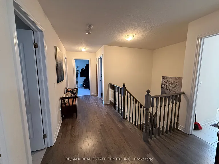 499 Thompson St — Photo 20