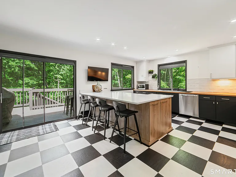 3 Burnett Rd — Photo 8