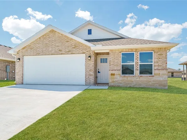 1713 Edwards St, Pea Ridge, AR 72751