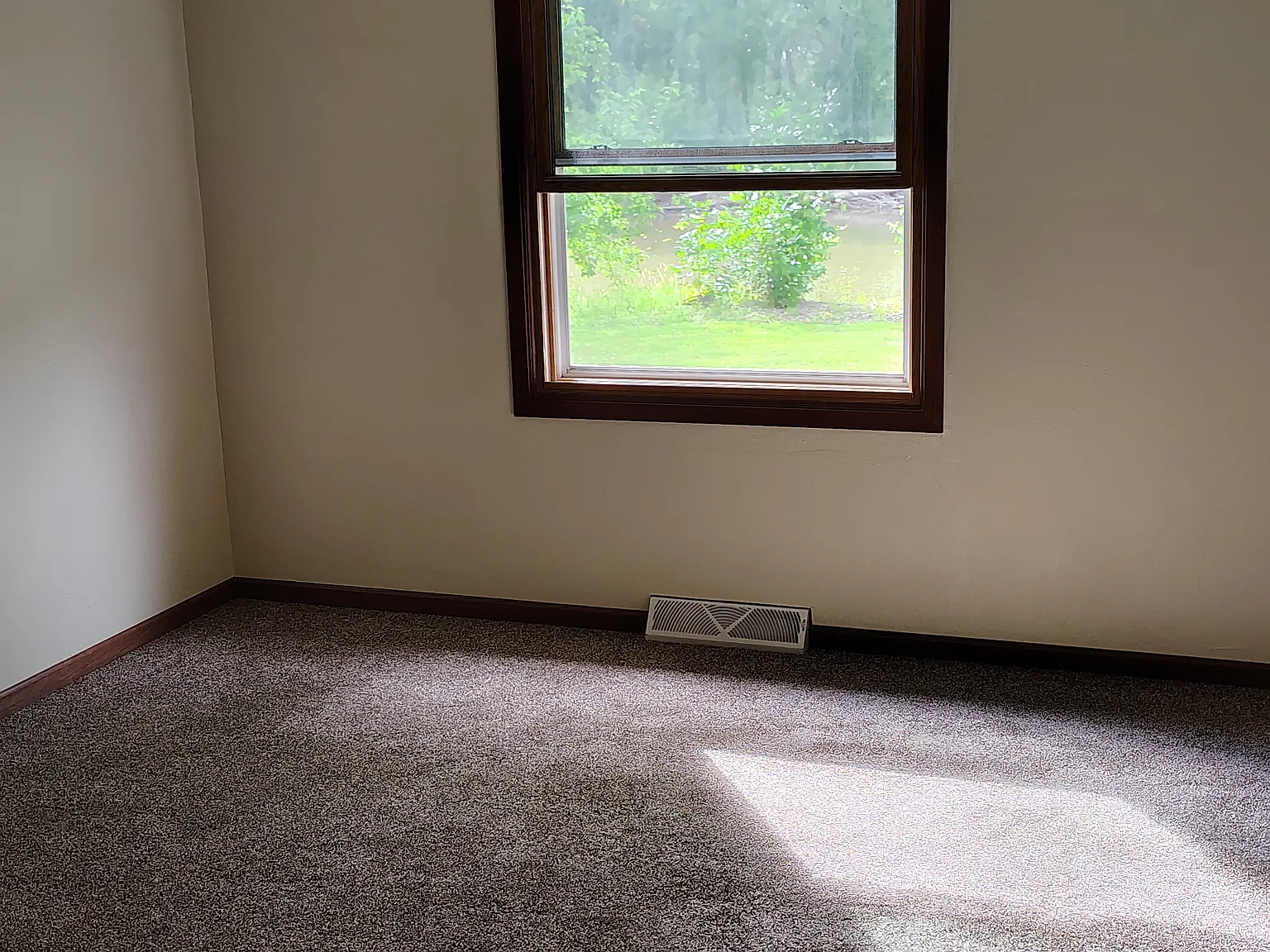 2 bed, 900 sqft, $1,500 — Photo 4