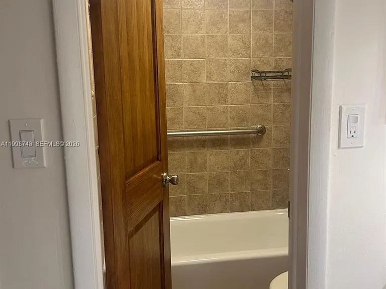 1205 Mariposa Ave #219 — Photo 9
