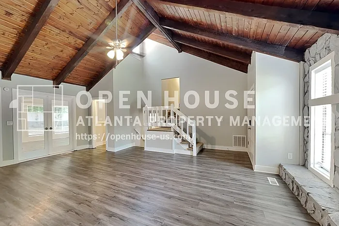 3 bed, 2.5 bath, 2062 sqft, $2,245 — Photo 4