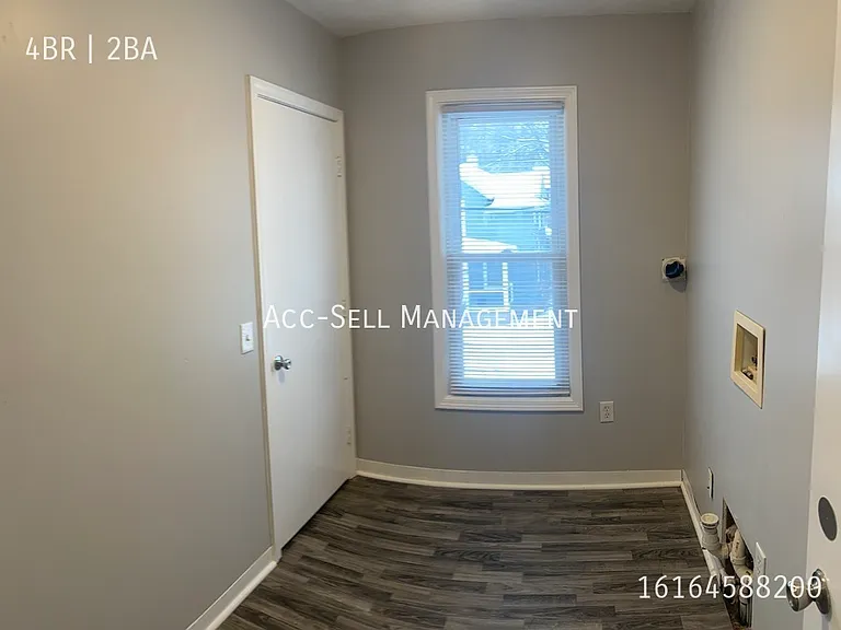 401 Fernando St NE — Photo 10
