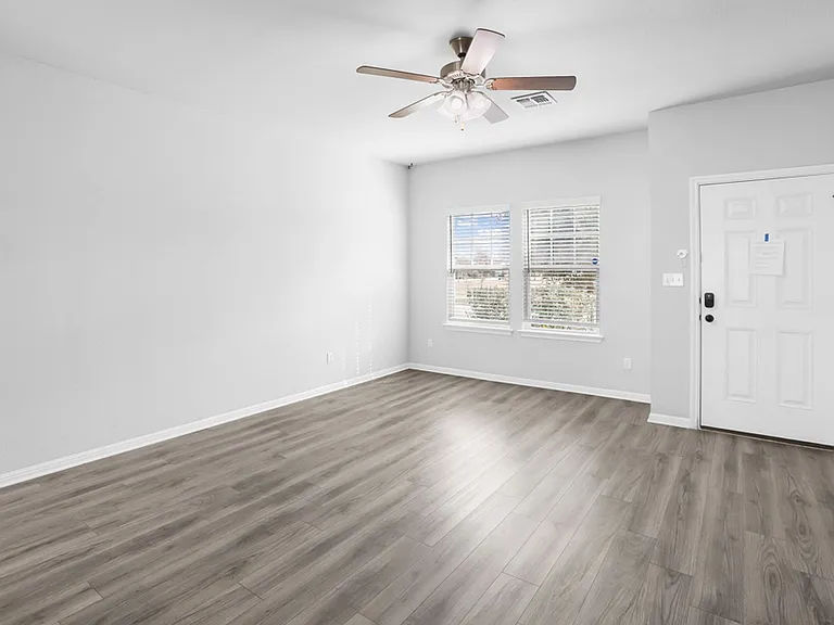105 Switchgrass St — Photo 5