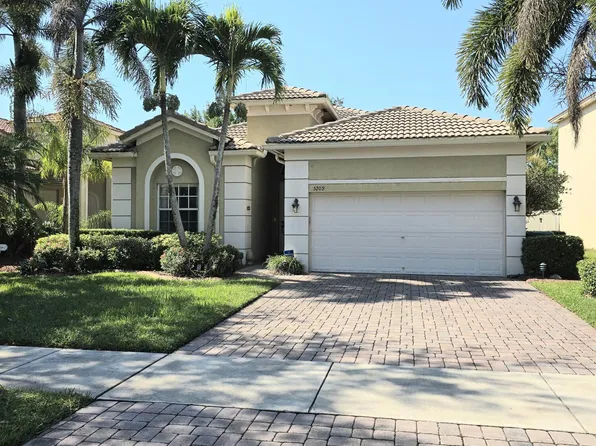 5709 Sterling Lake Drive, Fort Pierce, FL 34951