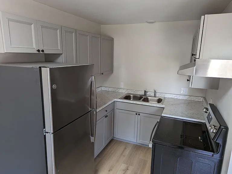 139 Union St — Photo 36